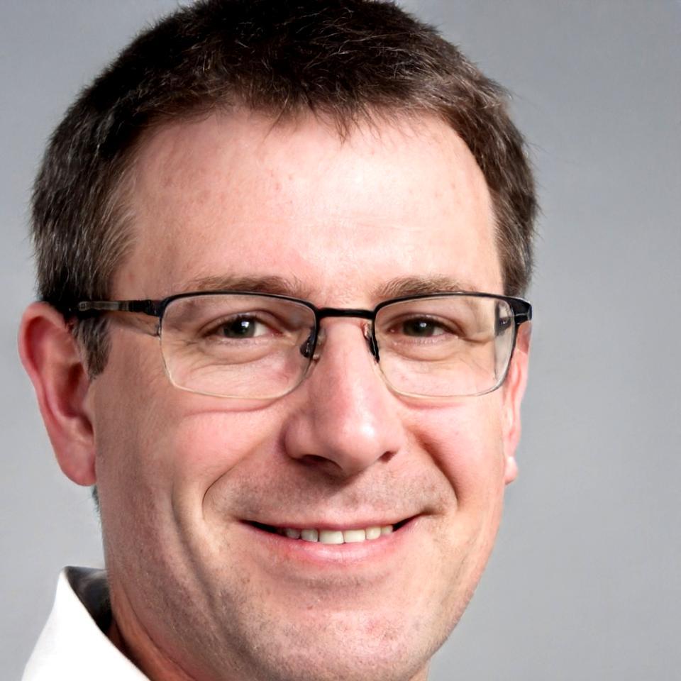 Marc Dubois, analyste financier